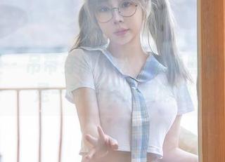 星颜社 – 吊带穿的轻松、金禹熙展现的却是一种别样的慵懒感
