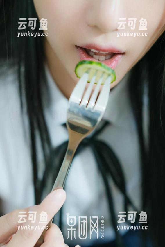 果团网 - 王语纯的白色一窝蜂，无圣光的诱惑太猛！