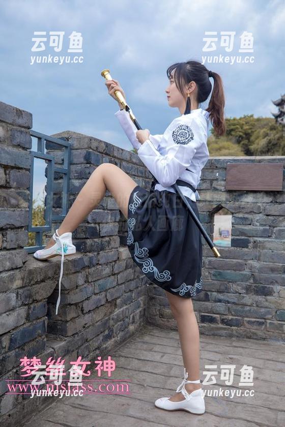 梦丝女神 - 灵唯的校服纯白，让网盘成为你的私人画廊