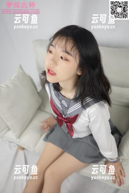 梦丝女神 - 王娇娇的图集：在瑜伽垫上翻滚，差点变成人形风铃！