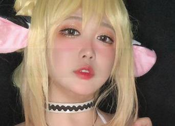 照片里的蕾丝：椒妮佐仁的魔法触碰了多少审美底线？