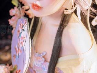 灵动不羁的妆容：爆机少女喵小吉的JK写真合集也能很可爱