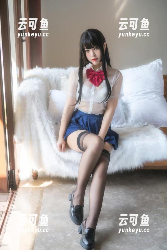 高清图包里的白烨烨，旗袍似乎有些话想说？