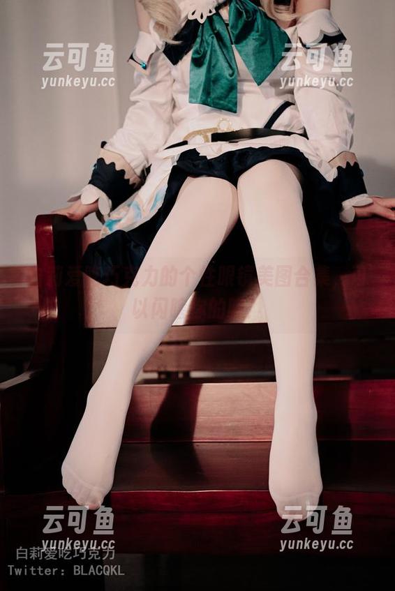 白莉爱吃巧克力的个性眼镜美图合集，可以闪瞎你的眼！