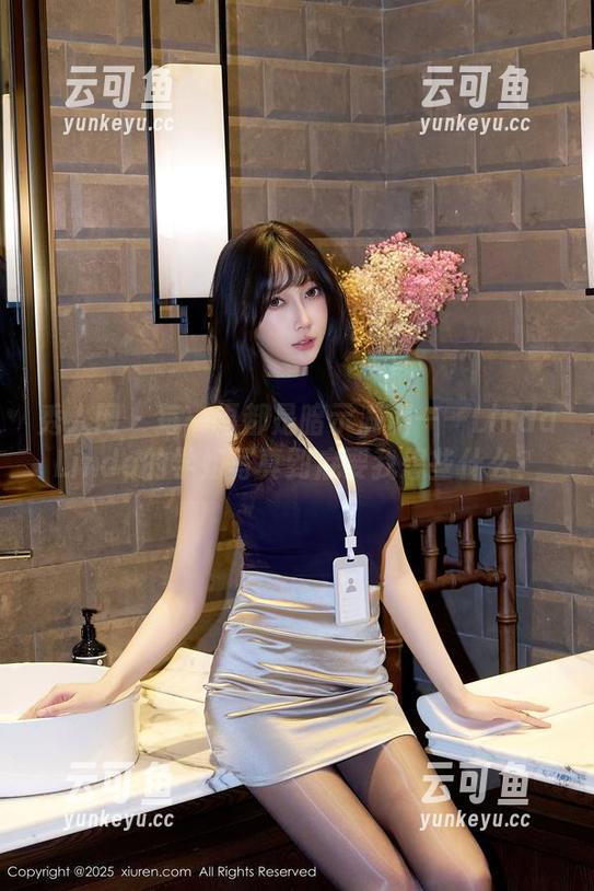 秀人网 - 每一幅都是暗示满满——LindaLinda的学姐写真到底要我想些什么？