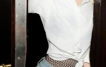 秀人网 – 想不到叶佳颐的温柔私拍，珍藏的图片里全是惹心的气息啊！