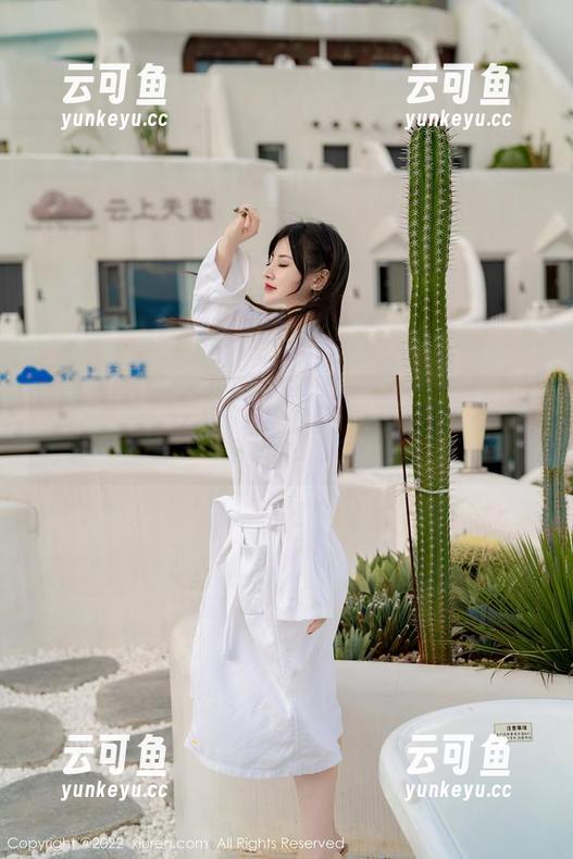 秀人网 - 体会王馨瑶Yanni的夏日风格，泳装作品有免费福利！