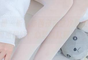 稚乖画册 – 听说赤西夜夜这次更新的修女套图超好！心里默默期待……