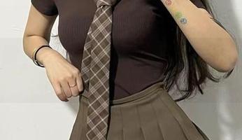 微密圈 – 粉色的猪陈佩奇写真中的白裙：简单又复杂的搭配游戏
