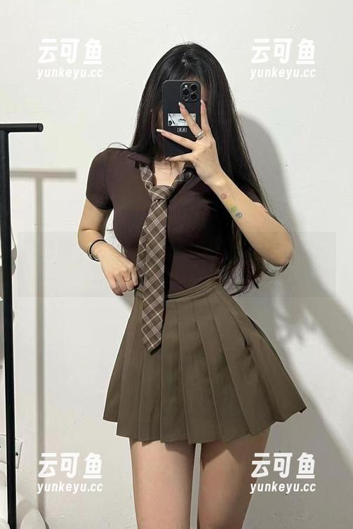 微密圈 - 粉色的猪陈佩奇写真中的白裙：简单又复杂的搭配游戏