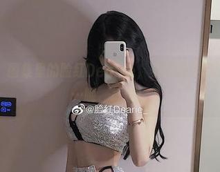 微密圈 – 图集里的脸红Dearie，美丝的姿态让我想起…呃，打住！