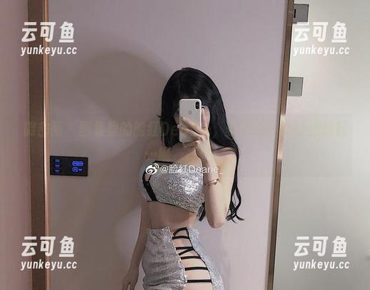 微密圈 - 图集里的脸红Dearie，美丝的姿态让我想起…呃，打住！