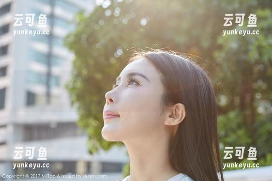 蜜桃社 - 米琪MIKI牛仔裤图包：每一根线头都在控诉，‘我可不止是穿着好看’