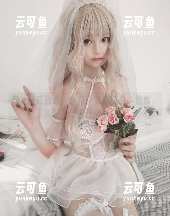 蜜汁猫裘精选：小兔子变身萌系小姐姐，真是可爱得让人心软！