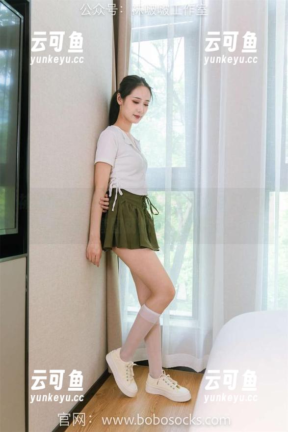 袜啵啵 - 欣赏一下，甜甜圈的女孩们，无圣光的套图就像是平常聊天。