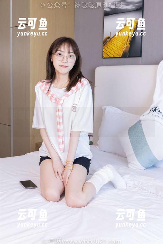 袜啵啵 - 拯救双脚：稚予与她的黑色五指袜高清图集