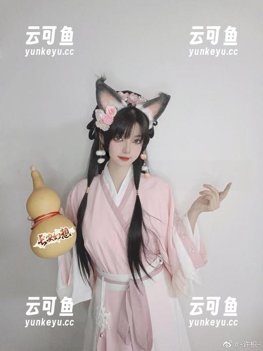 大家快来，许枳的黑白图包又浪又野