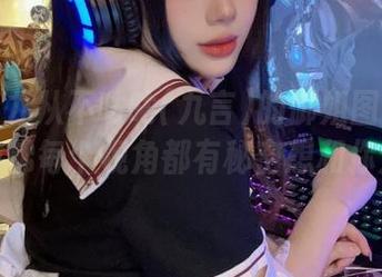 这次阿九从不咕咕(九言)的御姐图包更新里，仿佛每个视角都有秘密想和你分享。