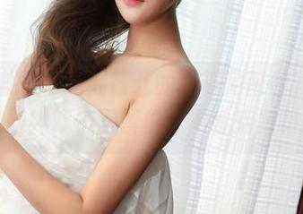 青豆客 – 下载刘钰儿的比基尼图包，光是那眼神就值回票价，不看后悔啊！