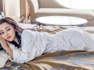 青豆客 – 全套旗袍试衣间：梦娜Vanessa在这里，连镜子都想多看几眼！