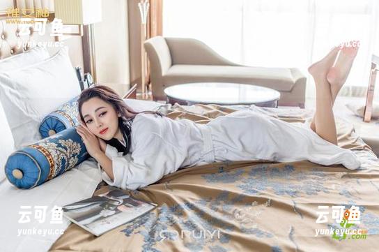 青豆客 - 全套旗袍试衣间：梦娜Vanessa在这里，连镜子都想多看几眼！