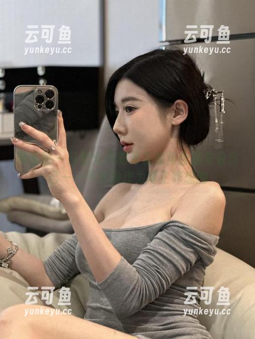 微密圈 - 从黎允熙的男友视角合集来看自己——不知她作为博主咋想的